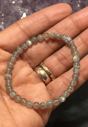 AA+ Labradorite 6mm Stretchy Bracelet - Infinite Treasures, LLC